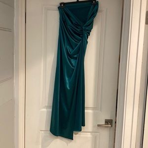 *only worn once* emerald green skirt with slit